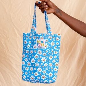 Lazy Daisy mini tote